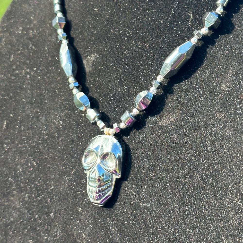 Gun Metal Colored Skull Bead Necklace 💀